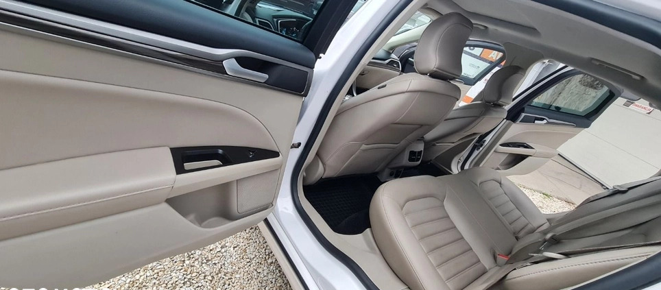 Ford Fusion cena 79900 przebieg: 130750, rok produkcji 2017 z Września małe 781